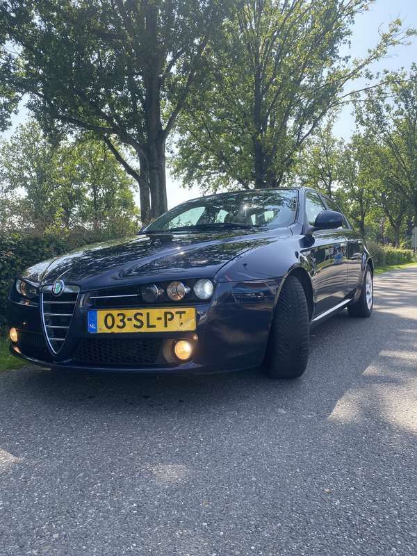 Gebruikt 2006 Alfa Romeo 159 Progression Stationwagen | € 1.100 - Afbeelding 1/4