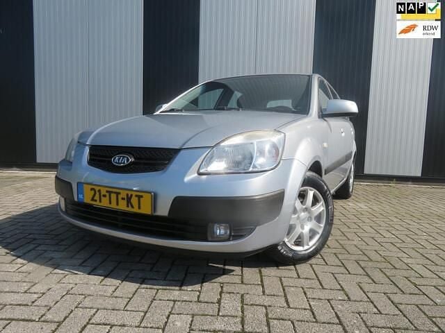 Grijs Gebruikt 2007 Kia Rio Hatchback | € 1.950 (Eerlijke prijs) - Afbeelding 1/4
