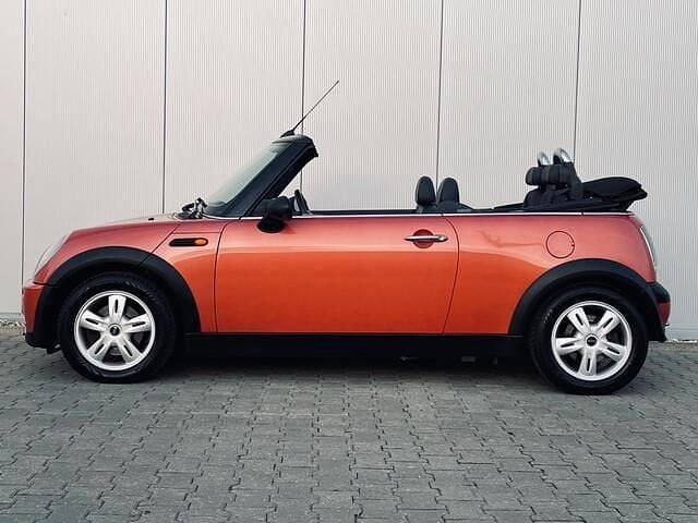 Occasion Mini One Cabriolet Pepper 90 PK (66 kW) 2007 Oranje Cabriolet