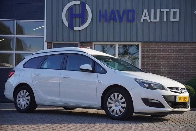 Wit Gebruikt 2013 Opel Astra Business Stationwagen | € 2.450 (Goede deal) - Afbeelding 1/4