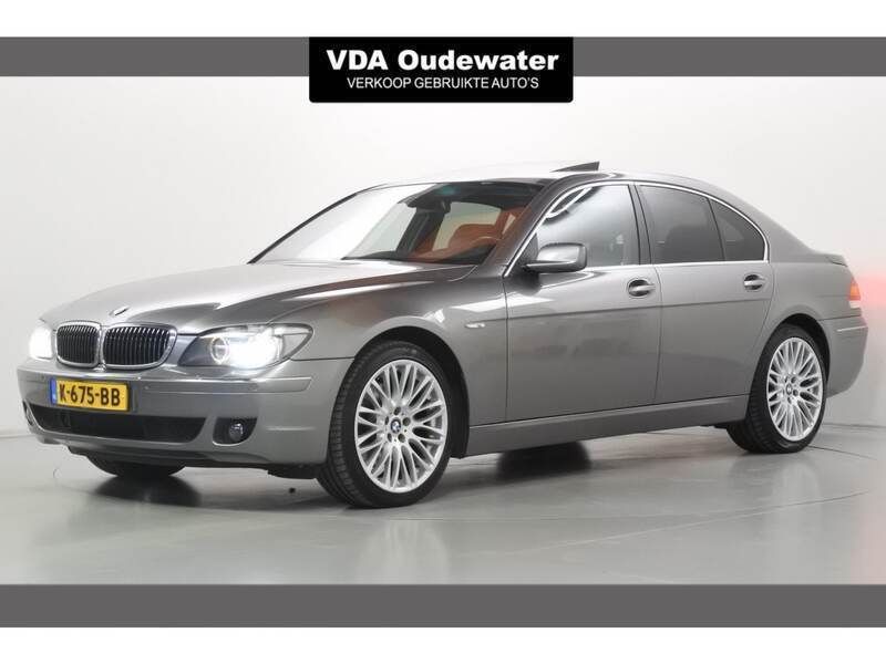 Grijs, metallic lak Gebruikt 2005 BMW 750 Executive Sedan | € 10.900 - Afbeelding 1/4