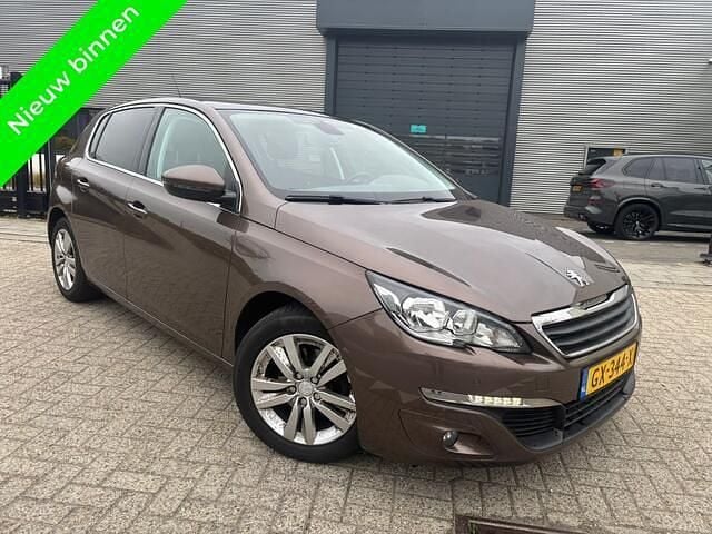 Bruin Gebruikt 2015 Peugeot 308 Hatchback | € 5.499 (Eerlijke prijs) - Afbeelding 1/4