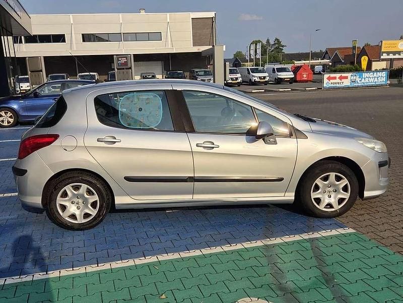 Zilver Gebruikt 2008 Peugeot 308 Hatchback | € 1.900 (Goede deal) - Afbeelding 1/4