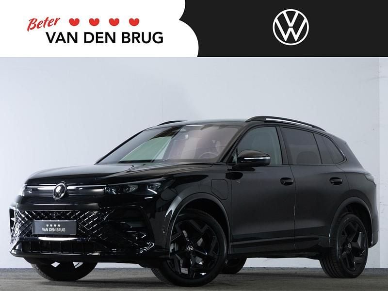 Zwart Occasion 2025 VW Tiguan R-line SUV | € 52.895 (Iets duurder) - Afbeelding 1/4