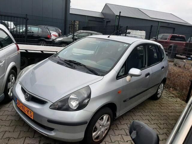 Grijs Gebruikt 2003 Honda Jazz LS Hatchback | € 699 (Super prijs) - Afbeelding 1/4