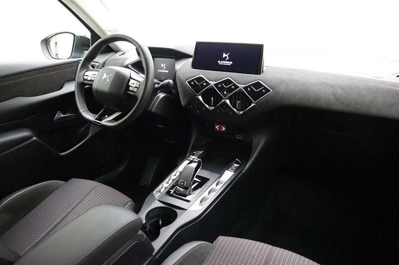 Occasion DS Automobiles DS3 Crossback Performance 131 PK (96 kW) 2024 Grijs SUV