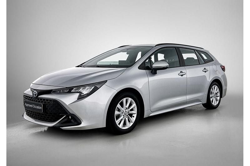 Grijs Gebruikt 2023 Toyota Corolla Active Stationwagen | € 25.950 (Eerlijke prijs) - Afbeelding 1/1
