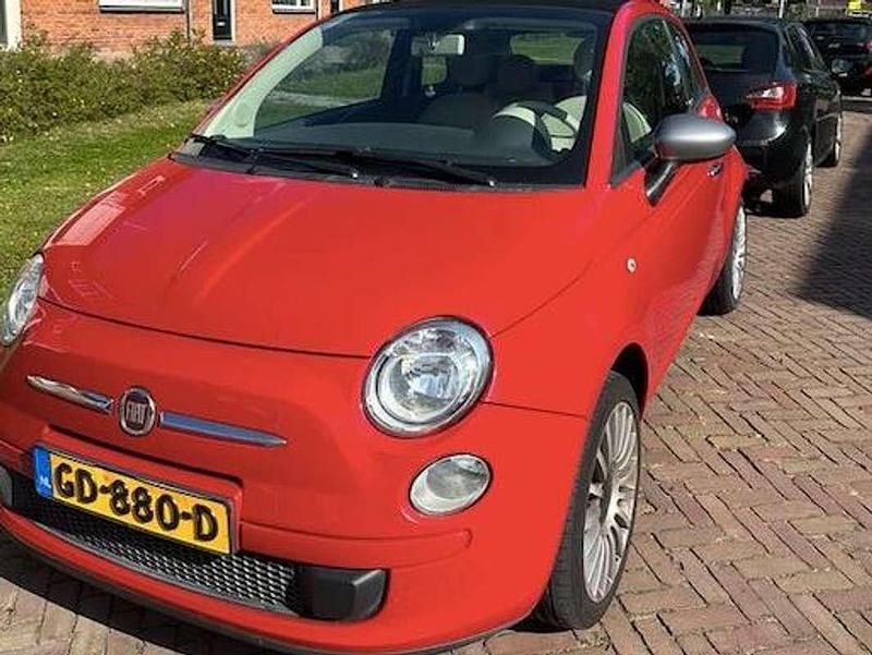 Rood Occasion 2013 Fiat 500 Lounge Hatchback | € 5.599 (Goede deal) - Afbeelding 1/4