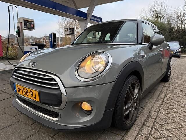 Grijs Occasion 2015 Mini ONE Business Hatchback | € 11.950 (Eerlijke prijs) - Afbeelding 1/4