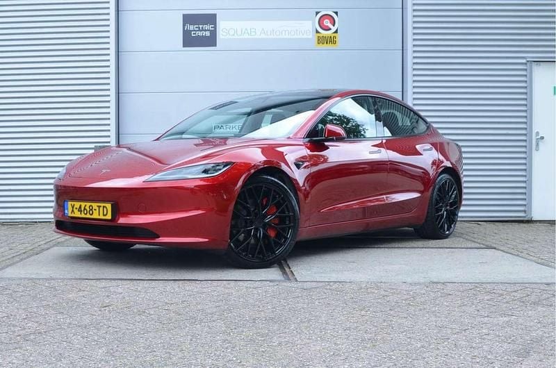 Occasion Tesla Model 3 RWD 235 kW (320 PK) 2024 Rood Sedan