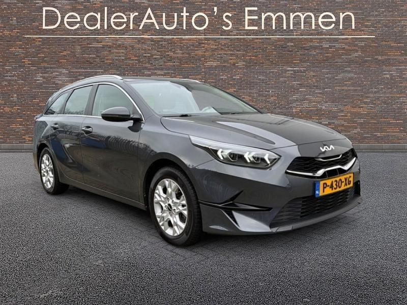 Grijs Occasion 2022 Kia Ceed Sportswagon Stationwagen | € 16.499 (Goede deal) - Afbeelding 1/4