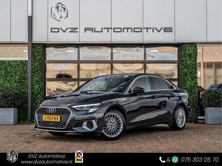 Grijs Gebruikt 2020 Audi A3 Business Sedan | € 19.950 (Eerlijke prijs) - Afbeelding 1/4