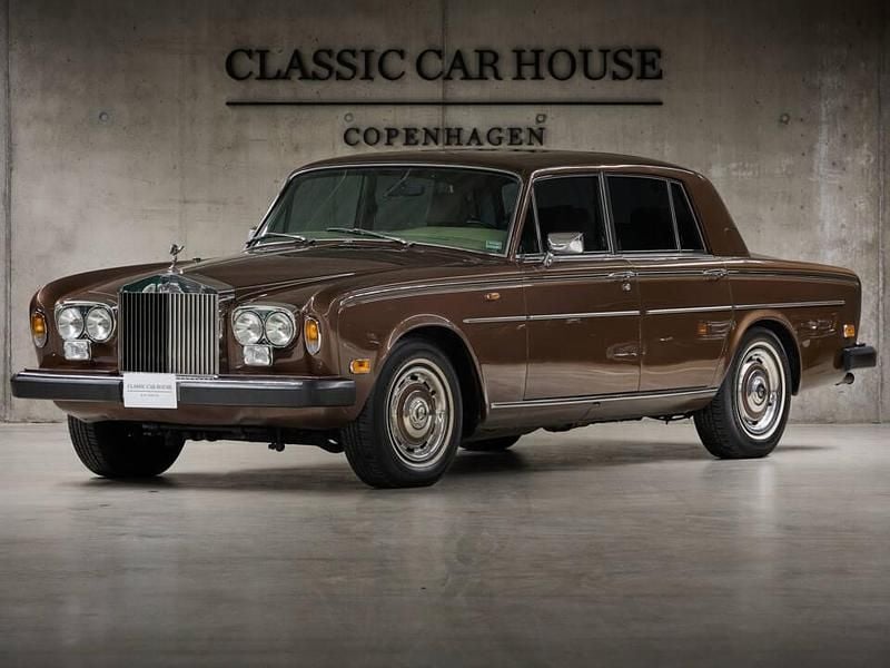 Bruinwalnut (9510261) Gebruikt 1980 Rolls Royce Silver Shadow Sedan | € 40.000 - Afbeelding 1/4