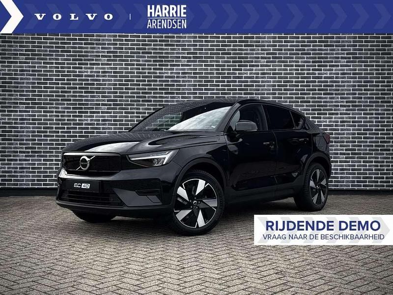 Zwart, metallic lak Gebruikt 2024 Volvo EC40 Plus SUV | € 47.899 - Afbeelding 1/4