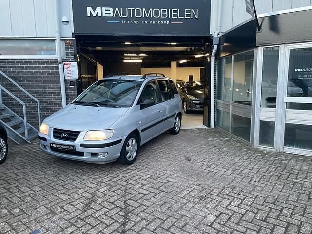 Grijs Occasion 2004 Hyundai Matrix MPV | € 1.499 (Eerlijke prijs) - Afbeelding 1/4