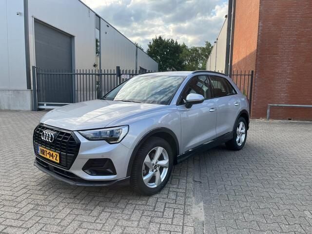 Grijs Gebruikt 2024 Audi Q3 Competition SUV | € 39.950 (Super prijs) - Afbeelding 1/4