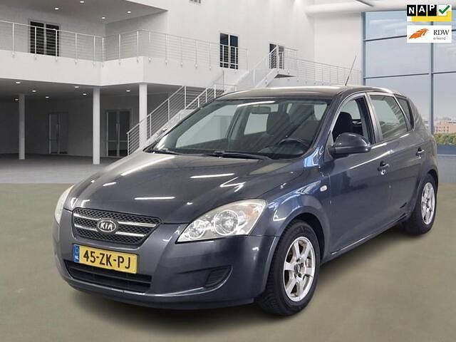 Grijs Gebruikt 2008 Kia Ceed Hatchback | € 2.899 (Super prijs) - Afbeelding 1/4
