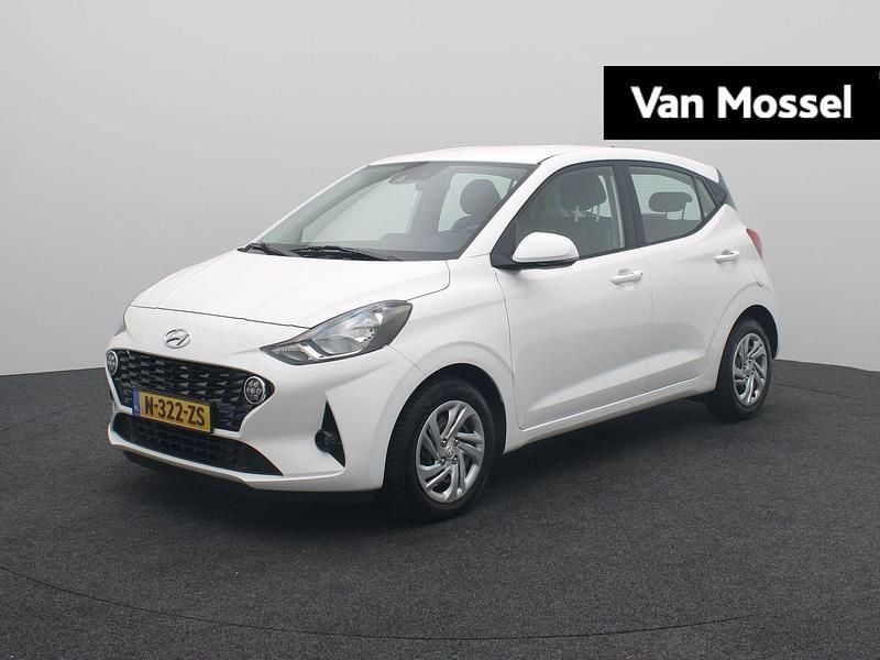 Wit Gebruikt 2022 Hyundai i10 Comfort Hatchback | € 12.940 (Eerlijke prijs) - Afbeelding 1/2