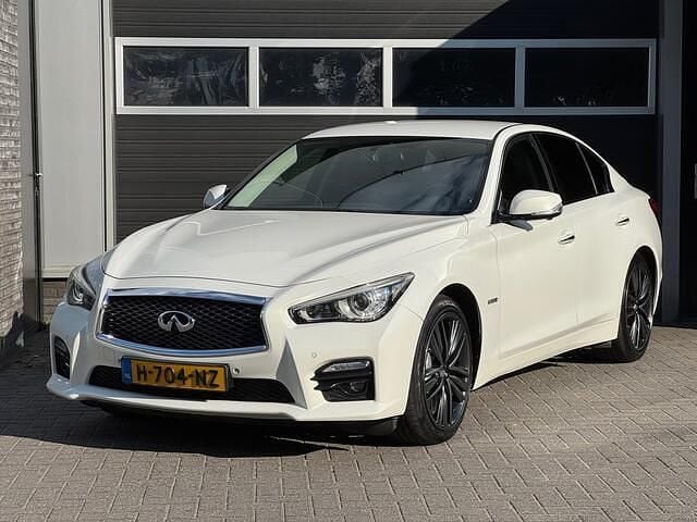 Wit Gebruikt 2014 Infiniti Q50 Sedan | € 13.950 - Afbeelding 1/4
