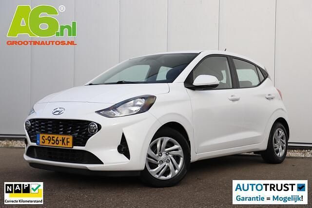 Wit Gebruikt 2023 Hyundai i10 Comfort Hatchback | € 11.900 (Goede deal) - Afbeelding 1/4