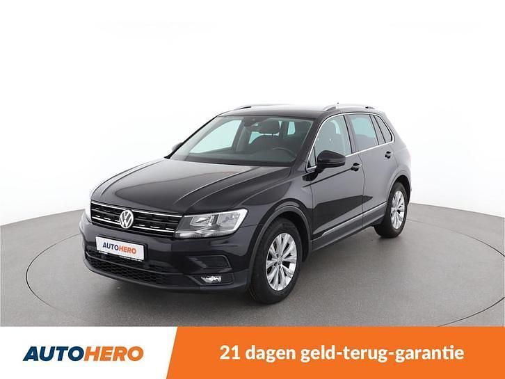 Zwart Gebruikt 2019 VW Tiguan Comfortline SUV | € 19.449 (Super prijs) - Afbeelding 1/4