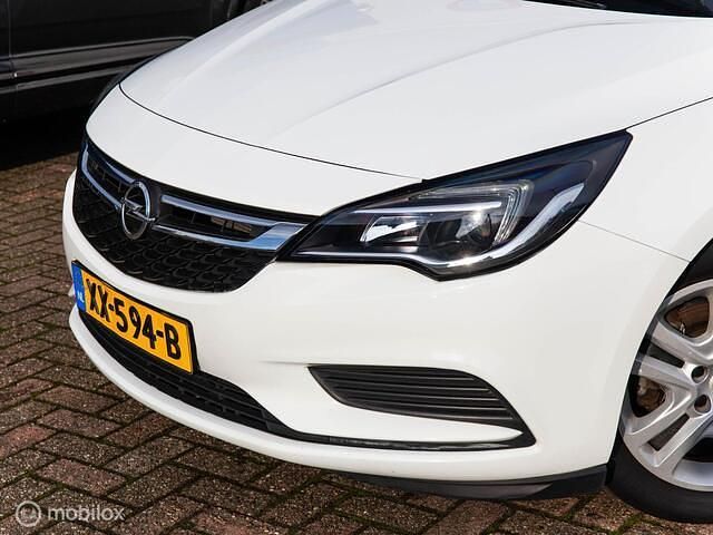 Occasion Opel Astra Business 105 PK (77 kW) 2019 Wit Hatchback