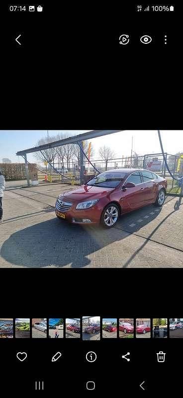 Rood Gebruikt 2009 Opel Insignia Cosmo Sedan | € 8.999 (Duur) - Afbeelding 1/4
