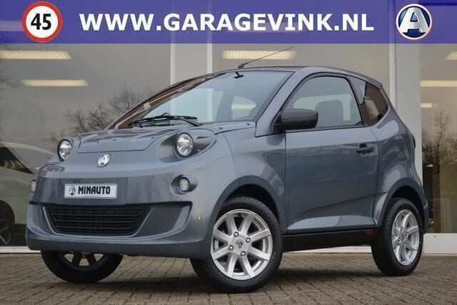 Grijs, metallic lak Nieuw 2025 Aixam Minauto Hatchback | € 11.597 - Afbeelding 1/4