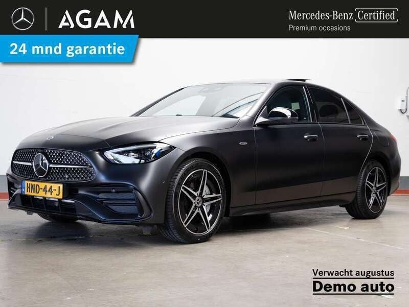 Grijs Gebruikt 2025 Mercedes C300e Business Sedan | € 59.950 (Eerlijke prijs) - Afbeelding 1/4