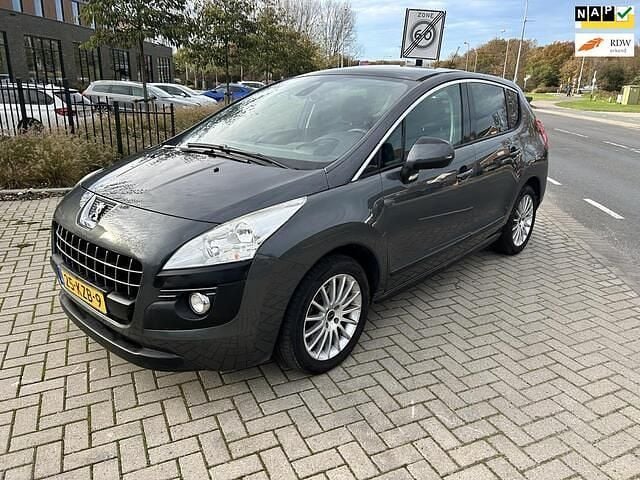 Grijs (metallic) Gebruikt 2010 Peugeot 3008 MPV | € 2.995 (Eerlijke prijs) - Afbeelding 1/4