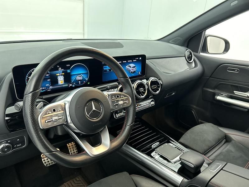 Occasion Mercedes B180 Business 136 PK (100 kW) 2019 Blauw MPV