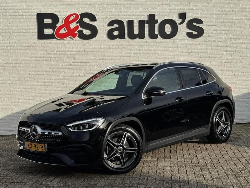Zwart Gebruikt 2021 Mercedes GLA200 Business SUV | € 31.700 (Goede deal) - Afbeelding 1/4