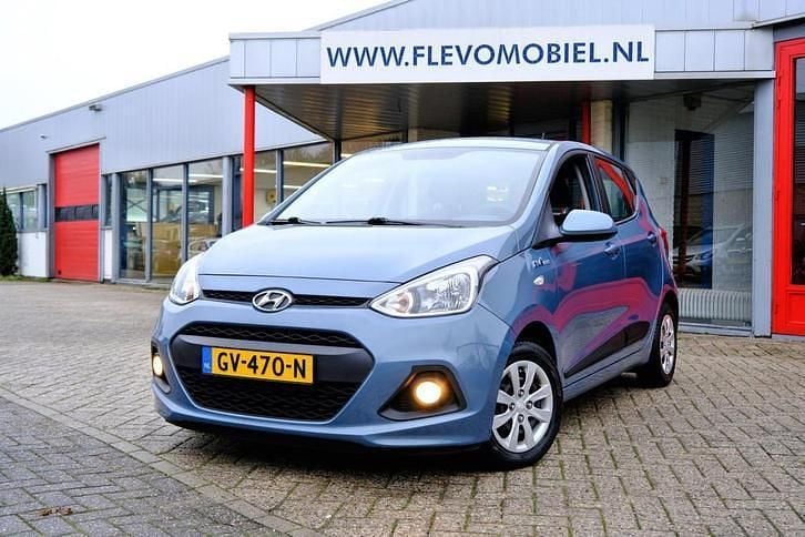 Blauw Gebruikt 2015 Hyundai i10 Comfort Hatchback | € 7.950 (Eerlijke prijs) - Afbeelding 1/4