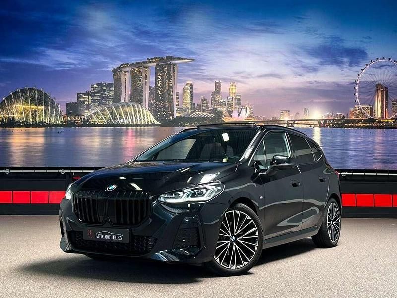 Zwart, metallic lak Gebruikt 2023 BMW 218 Active Tourer M Sport MPV | € 36.980 (Duur) - Afbeelding 1/4