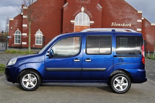Occasion Fiat Doblò Family 77 PK (56 kW) 2008 Blauw MPV