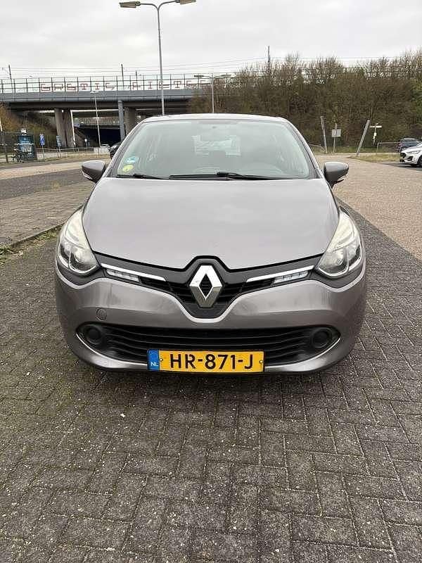 Grijs Gebruikt 2015 Renault Clio IV Expression Hatchback | € 6.800 (Iets duurder) - Afbeelding 1/4