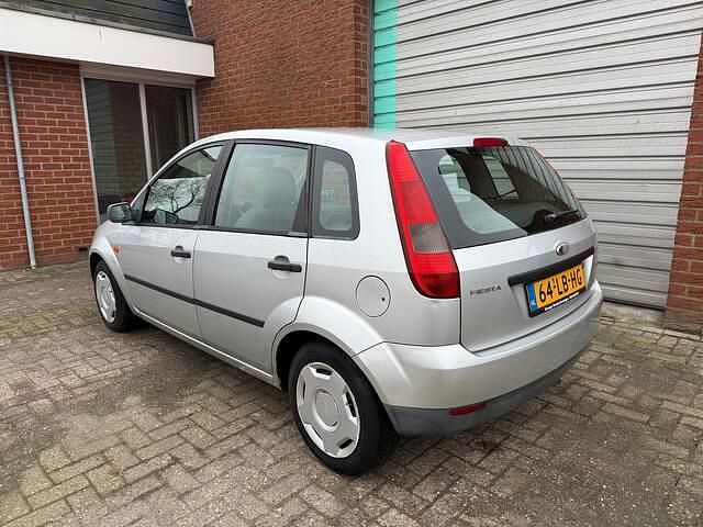 Occasion Ford Fiesta 69 PK (50 kW) 2002 Grijs Hatchback