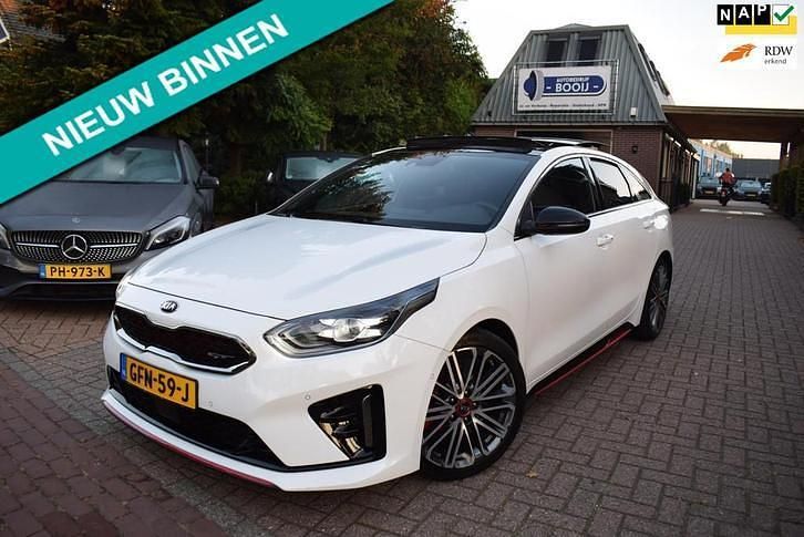 Wit Gebruikt 2020 Kia ProCeed Hatchback | € 22.945 (Eerlijke prijs) - Afbeelding 1/4