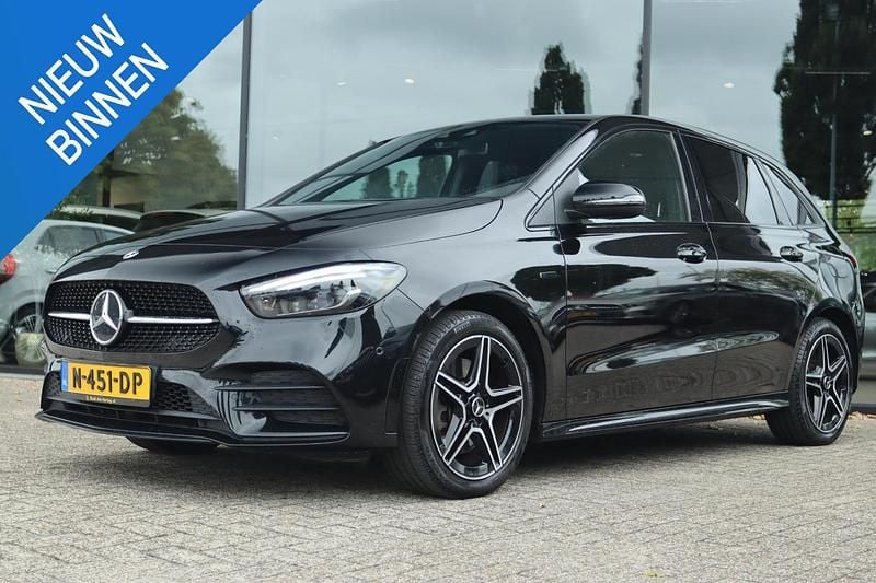 Zwart Gebruikt 2020 Mercedes B250e Business MPV | € 27.950 (Eerlijke prijs) - Afbeelding 1/4