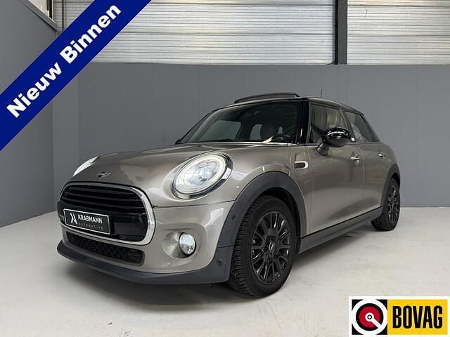 Grijs (metallic) Occasion 2017 Mini Cooper Chili Hatchback | € 15.999 (Super prijs) - Afbeelding 1/4