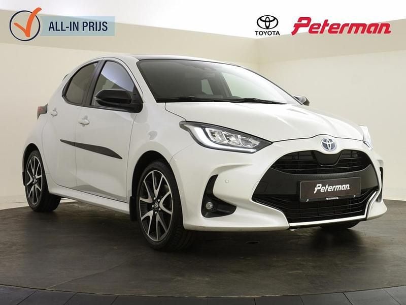 Wit Gebruikt 2022 Toyota Yaris Executive Hatchback | € 21.899 (Eerlijke prijs) - Afbeelding 1/4