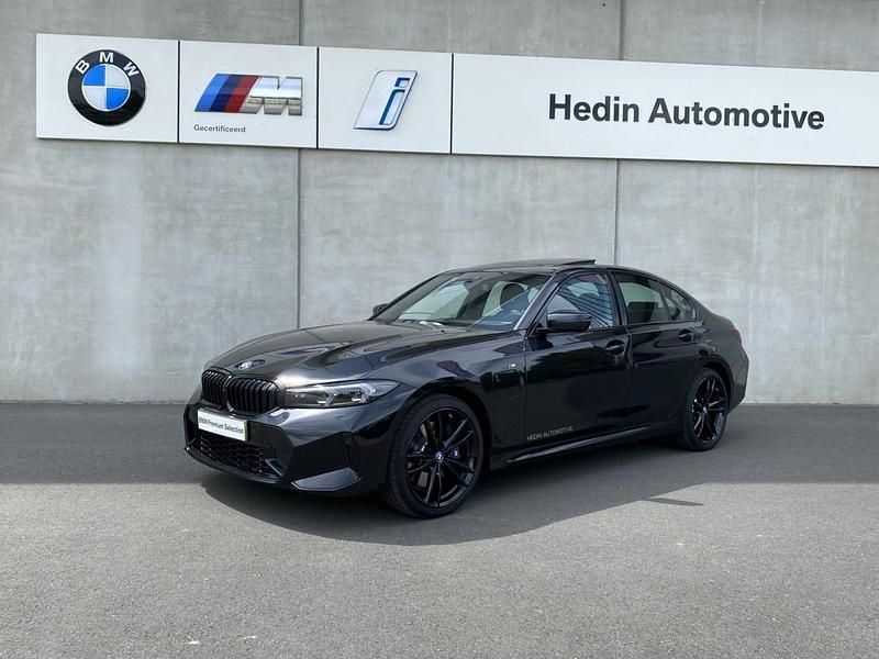 Zwart Gebruikt 2025 BMW 320e Executive Sedan | € 48.880 (Eerlijke prijs) - Afbeelding 1/4
