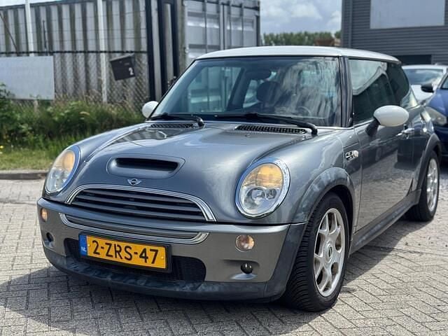 Grijs Gebruikt 2003 Mini Cooper S Hatchback | € 2.950 (Goede deal) - Afbeelding 1/4