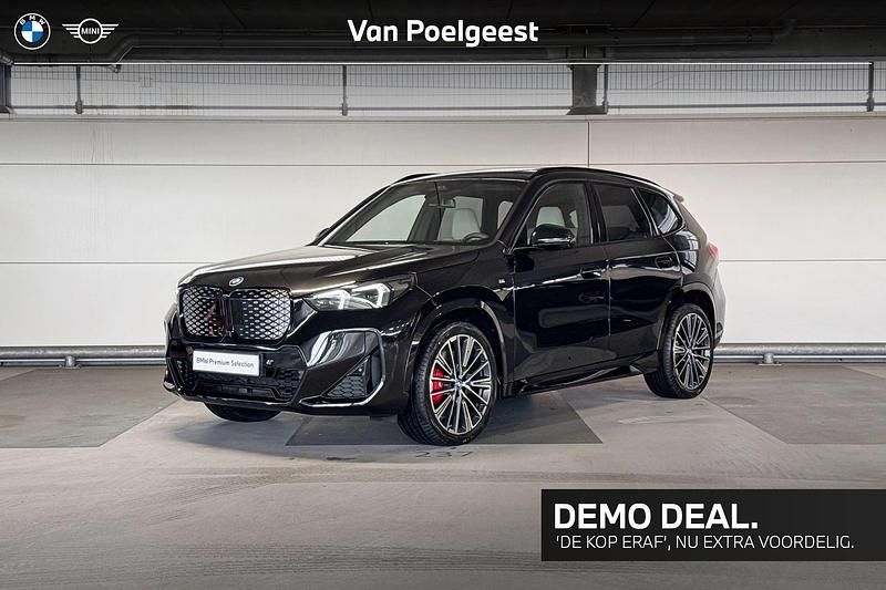 Zwart Gebruikt 2025 BMW iX1 M Sport SUV | € 46.900 - Afbeelding 1/4