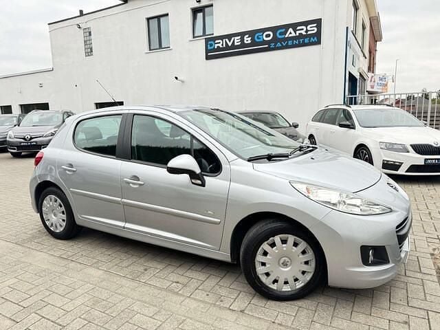 Zilver Gebruikt 2011 Peugeot 207 Sedan | € 5.450 (Duur) - Afbeelding 1/4