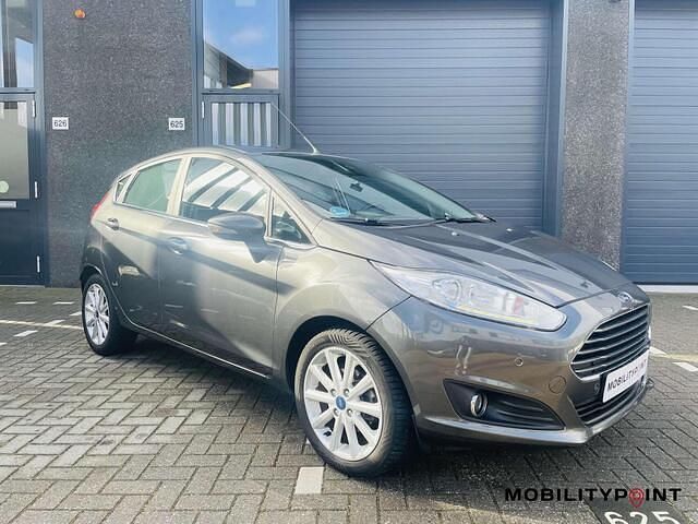 Occasion Ford Fiesta Titanium 101 PK (74 kW) 2017 Grijs Hatchback