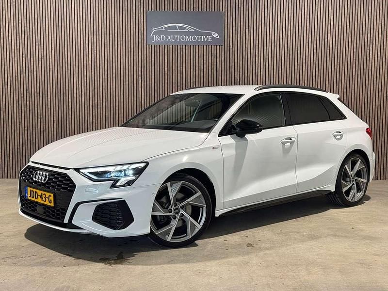 Wit Gebruikt 2021 Audi A3 Sportback e-tron Proline Sedan | € 27.900 (Eerlijke prijs) - Afbeelding 1/4