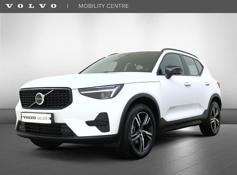 Wit Gebruikt 2025 Volvo XC40 Plus SUV | € 47.445 (Eerlijke prijs) - Afbeelding 1/4
