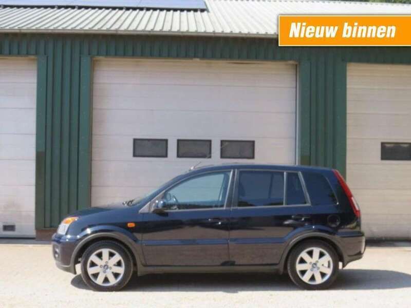 Blauw Gebruikt 2007 Ford Fusion Futura MPV | € 1.950 (Eerlijke prijs) - Afbeelding 1/4