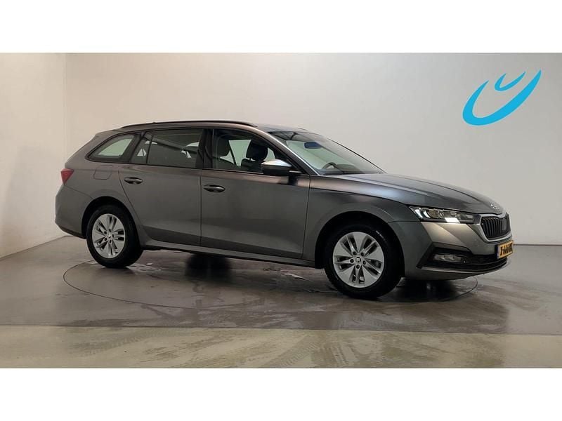 Grijs Occasion 2023 Skoda Octavia Business Line Stationwagen | € 21.950 (Eerlijke prijs) - Afbeelding 1/3